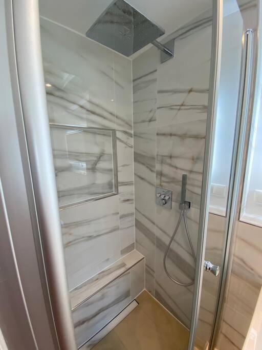 Luxury Apartment With Air Conditioning & Jaccuzzi Near Frankfurt Wiesbaden Гофгайм-ам-Таунус Екстер'єр фото